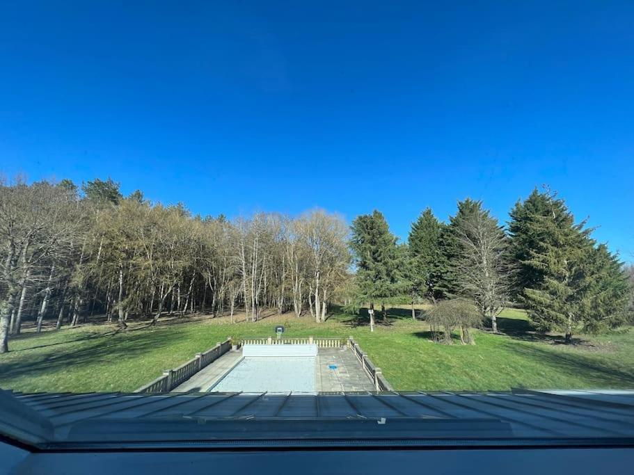 Le Cabaret Paisible Avec Piscine Villa Montierchaume Exterior photo